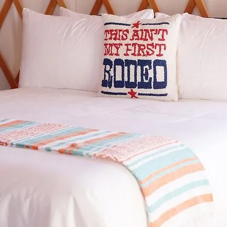Hotel Johnny Yurts - The Rodeo